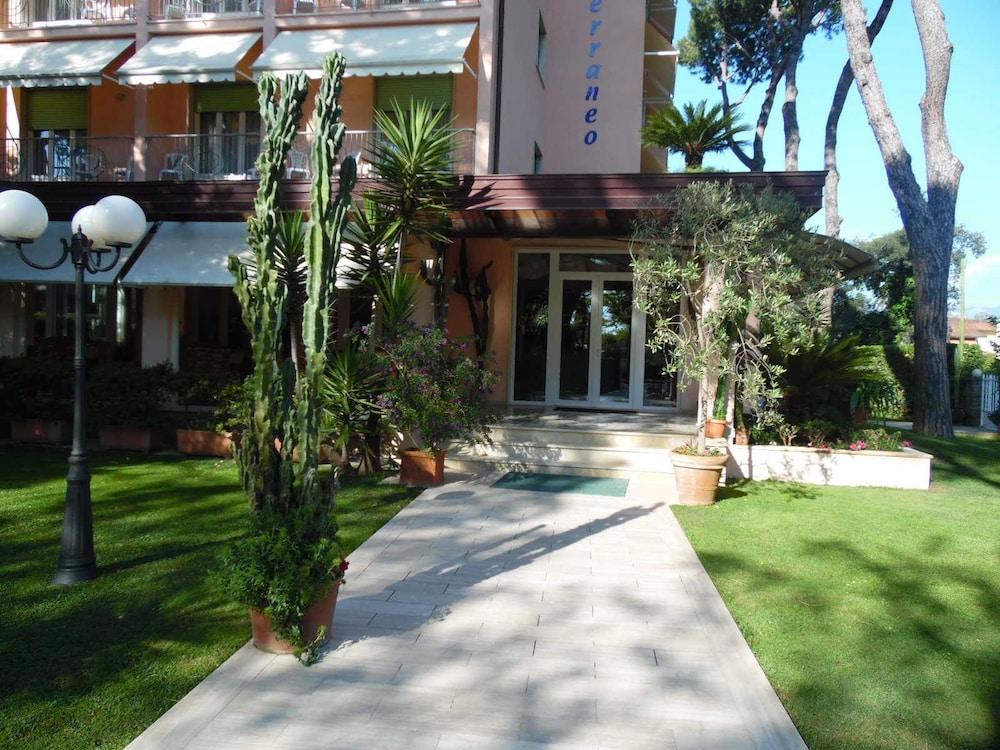 Hotel Mediterraneo Marina di Pietrasanta Bagian luar foto
