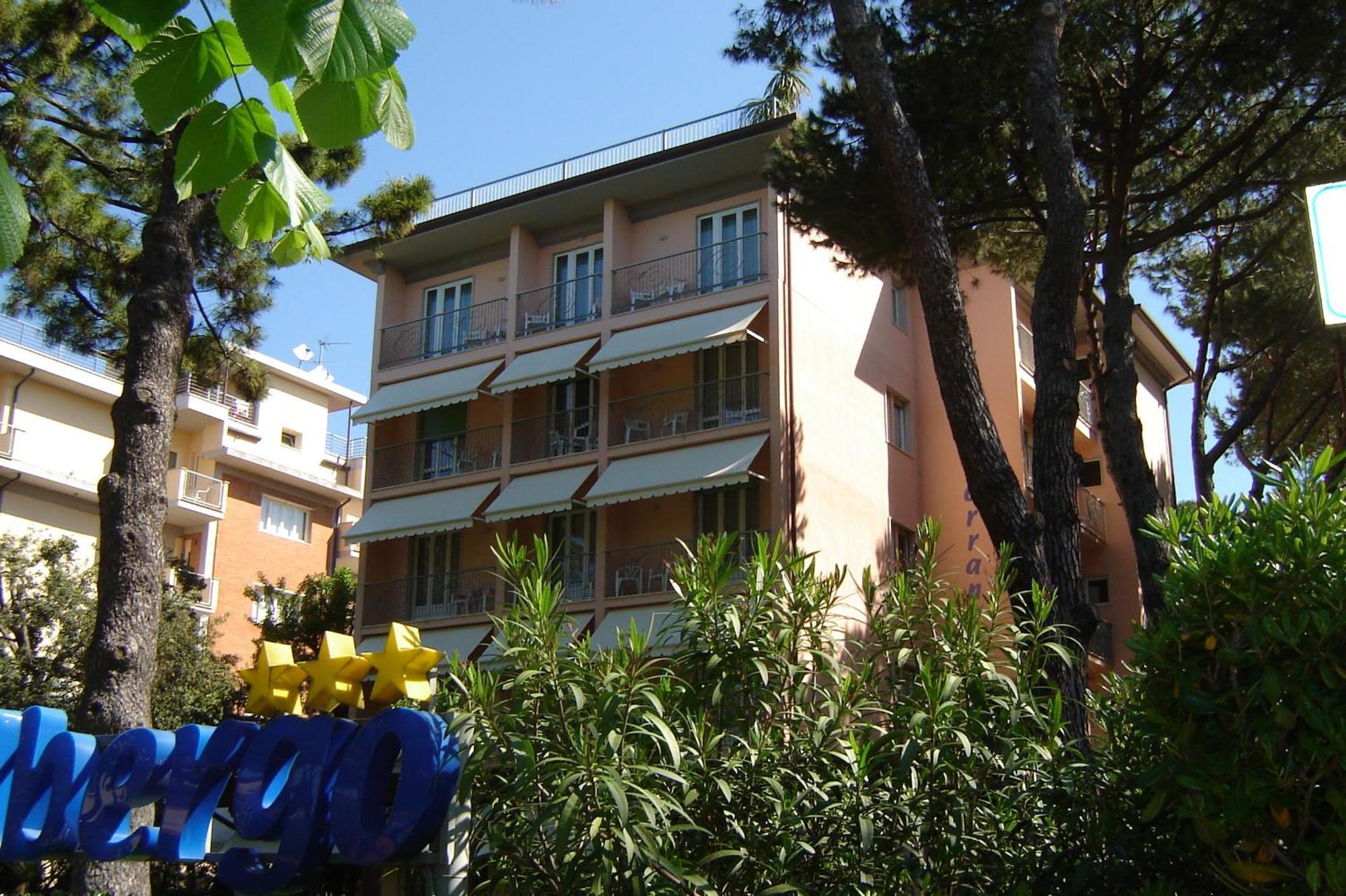 Hotel Mediterraneo Marina di Pietrasanta Bagian luar foto